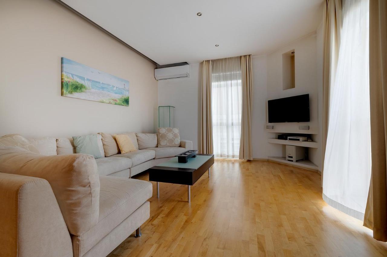 Ferienwohnung Unbeatable Location Valletta And Harbour Views Sliema Exterior foto