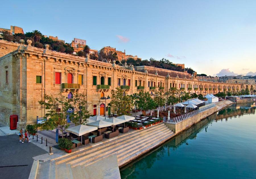 Ferienwohnung Unbeatable Location Valletta And Harbour Views Sliema Exterior foto