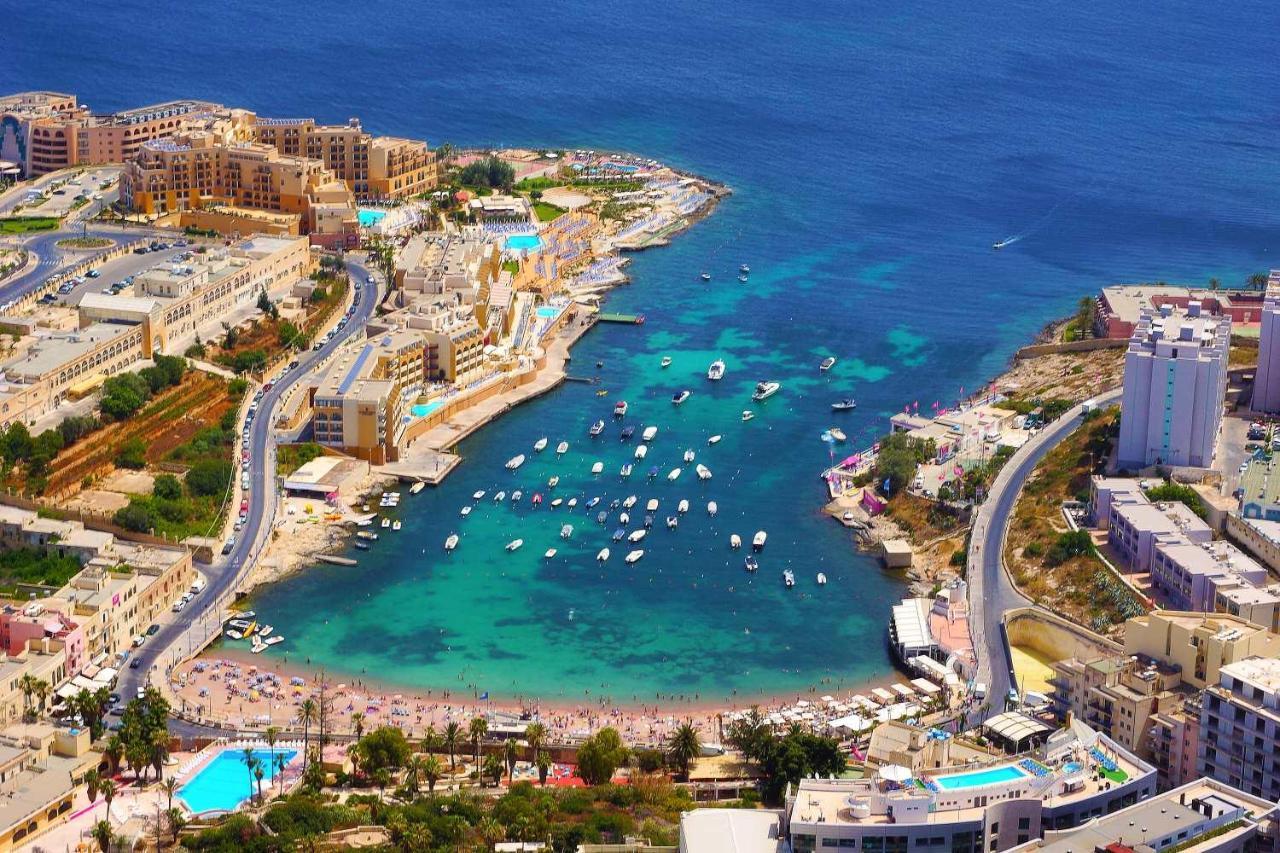 Ferienwohnung Unbeatable Location Valletta And Harbour Views Sliema Exterior foto