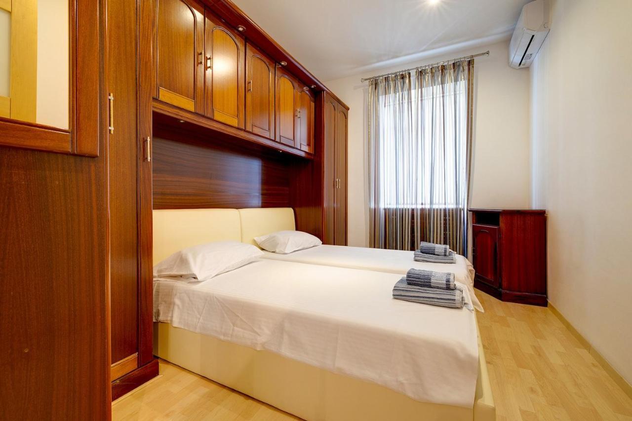 Ferienwohnung Unbeatable Location Valletta And Harbour Views Sliema Exterior foto