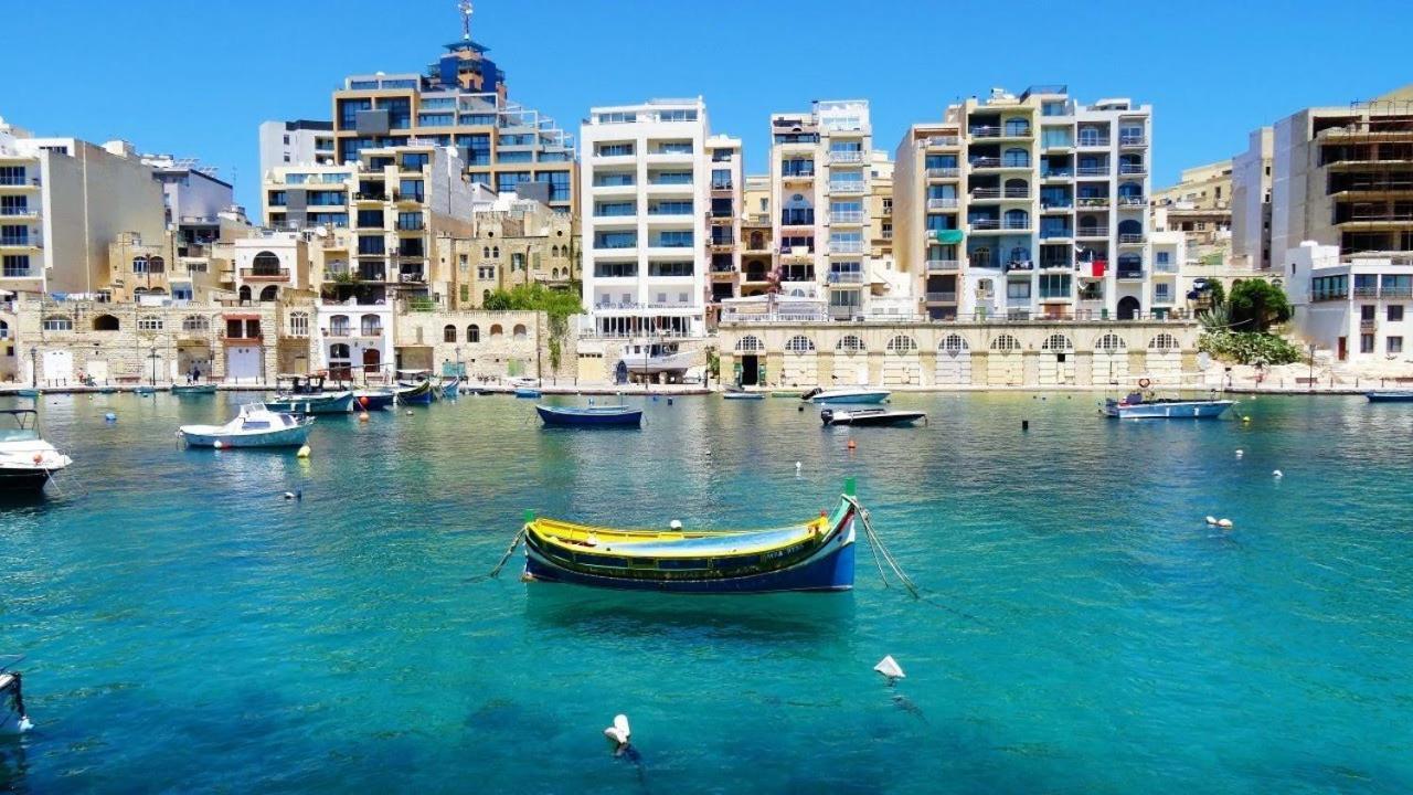 Ferienwohnung Unbeatable Location Valletta And Harbour Views Sliema Exterior foto