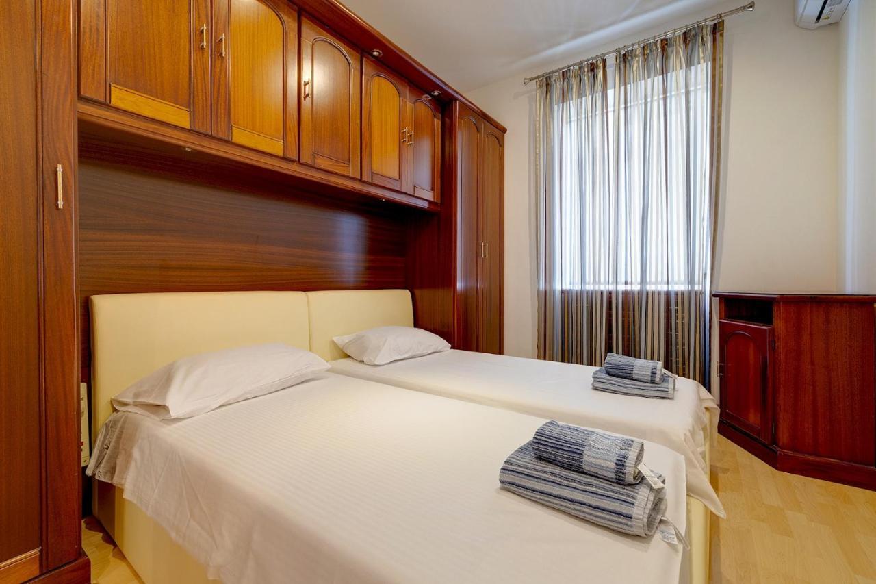 Ferienwohnung Unbeatable Location Valletta And Harbour Views Sliema Exterior foto