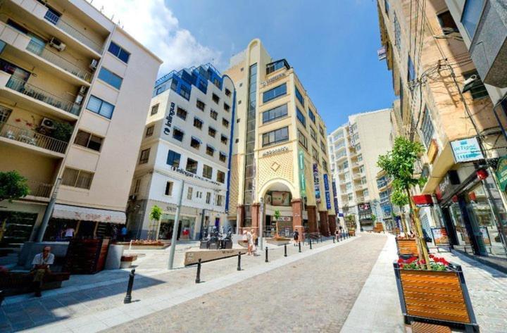 Ferienwohnung Unbeatable Location Valletta And Harbour Views Sliema Exterior foto