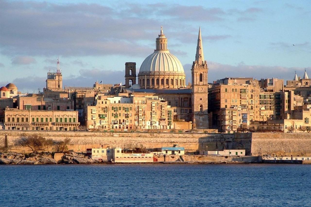 Ferienwohnung Unbeatable Location Valletta And Harbour Views Sliema Exterior foto