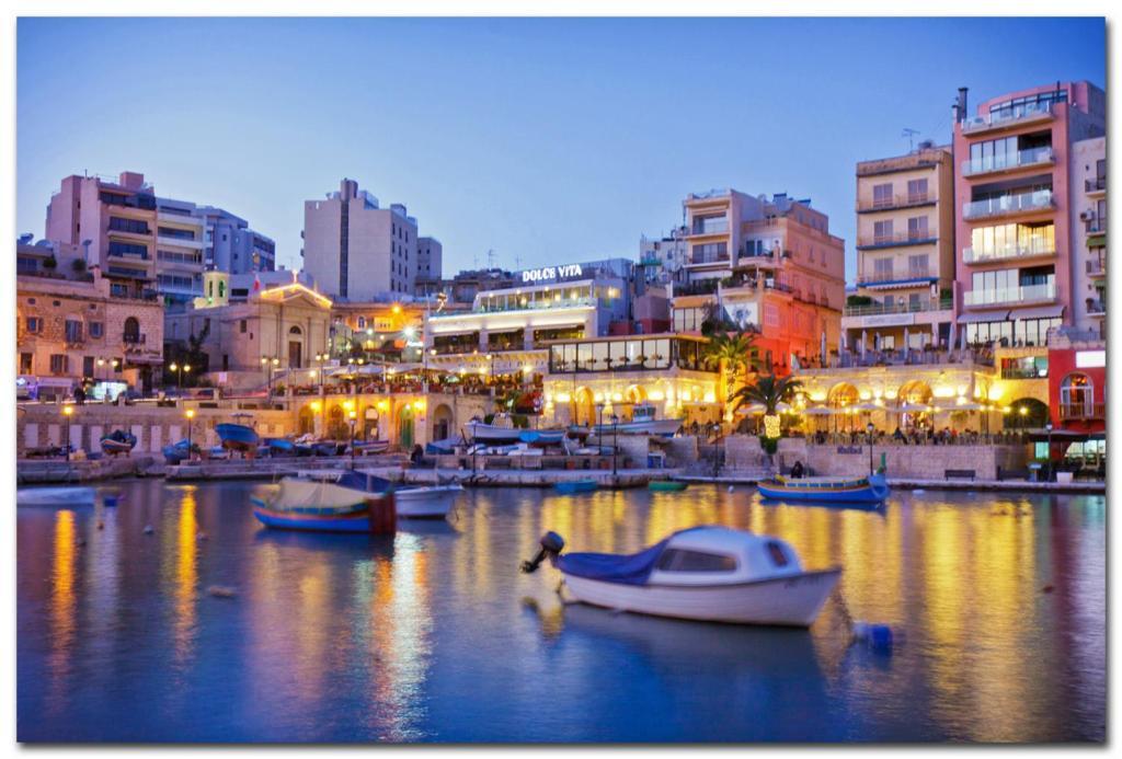 Ferienwohnung Unbeatable Location Valletta And Harbour Views Sliema Exterior foto