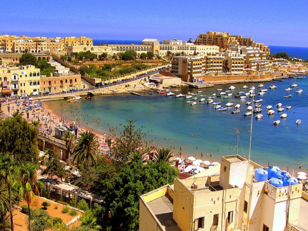 Ferienwohnung Unbeatable Location Valletta And Harbour Views Sliema Exterior foto